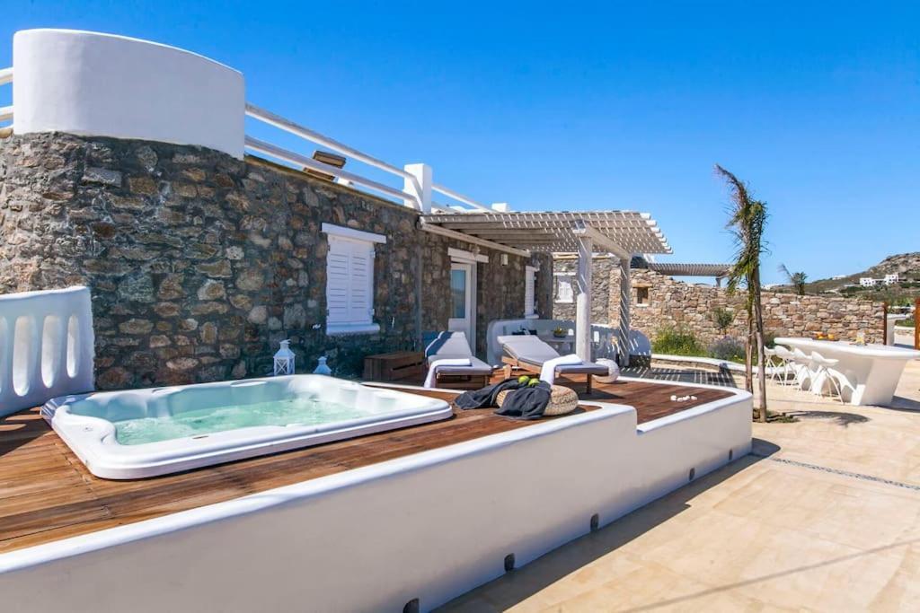 Villa Chaniotis Jacuzzi & Pool Mykonos Town Exterior photo