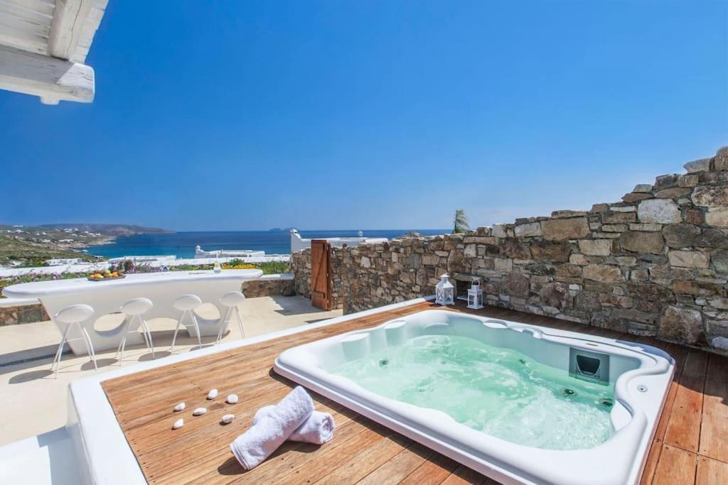 Villa Chaniotis Jacuzzi & Pool Mykonos Town Exterior photo